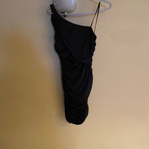 👗LIKE NEW Mystic black one shoulder dress